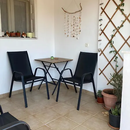 Amaroo Home-port View *